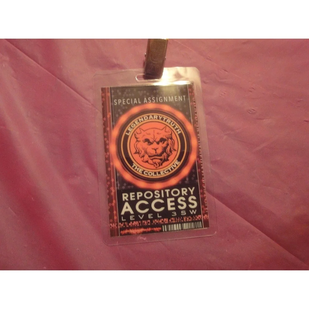 2016‎ HALLOWEEN HORROR NIGHTS 26 REPOSITORY ACCESS 3SW badge legendary orange